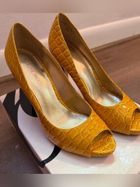 Nine West Yellow Croc-Embossed Peep-Toe Pumps